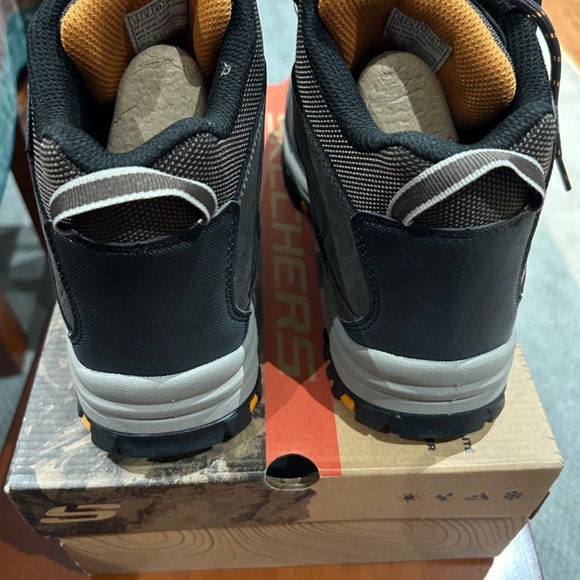 Shoes - Picture 4 of 4